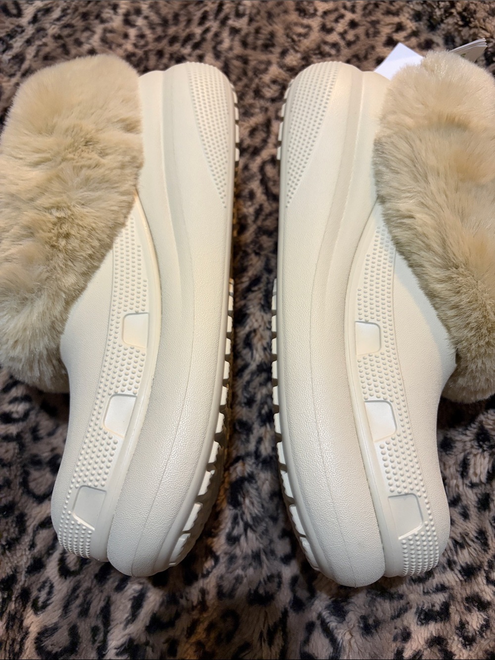 CROCS Furever Crush Plush Lined Clogs - Cream - Picture 3 of 6